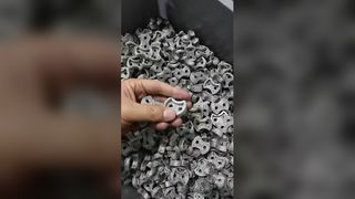 ยุ่งวุ่นวาย? ลูกบอลขนสัตว์สแตนเลส ทำความสะอาดได้รวดเร็ว!